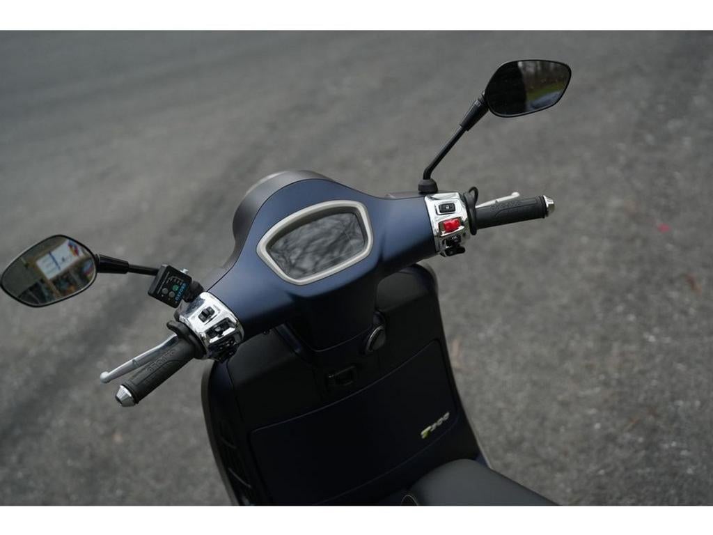 Vespa GTS 300 | Super Tech (bj 2022) 2,637 km, Scooter, Bedrijf, Onbekend, Vespa