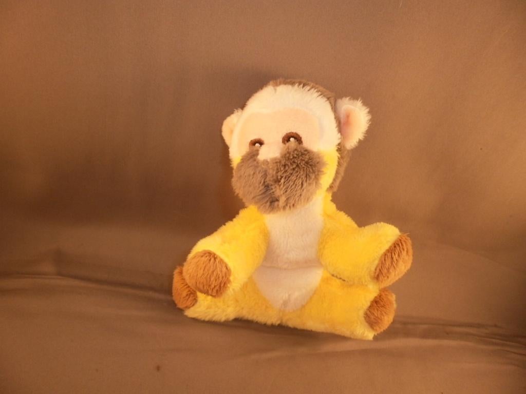 apenheul aap geel/bruin/bruin velours witte buik roze masker, Ophalen of Verzenden, Meerkleurig, Klein (minder dan 20 cm), Aap