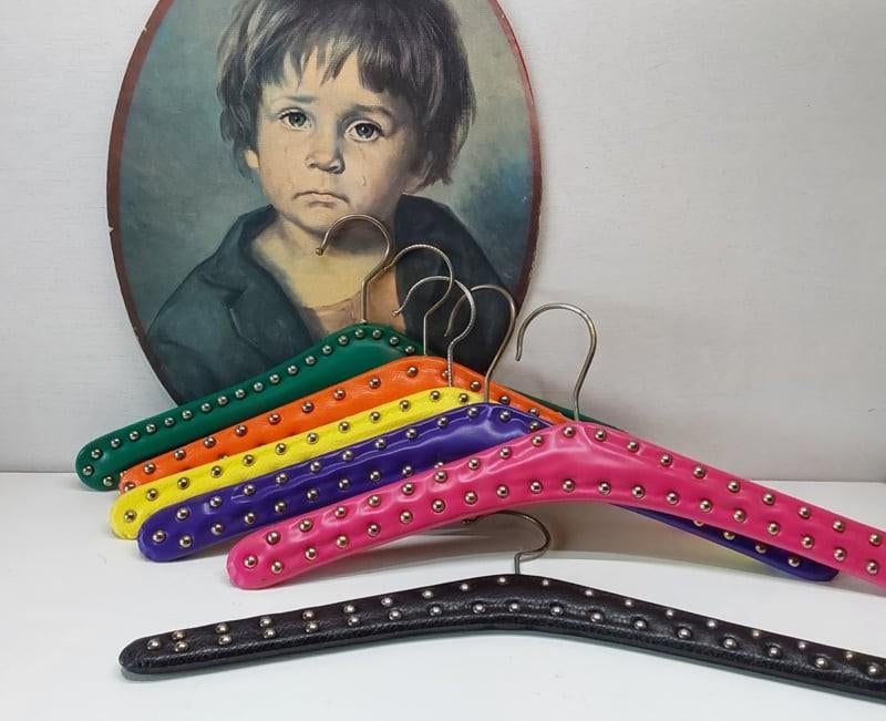 Vintage-retro skai kleerhangers,  22 op voorraad, Verzamelen, Retro, Ophalen of Verzenden, Huis en Inrichting