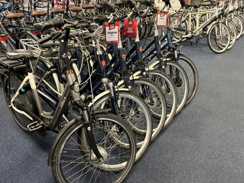 Fietshokje Raaks : Stella Ebike al va €499 OP=OP, Niet ingevuld, Ophalen of Verzenden, Zo goed als nieuw, Niet ingevuld