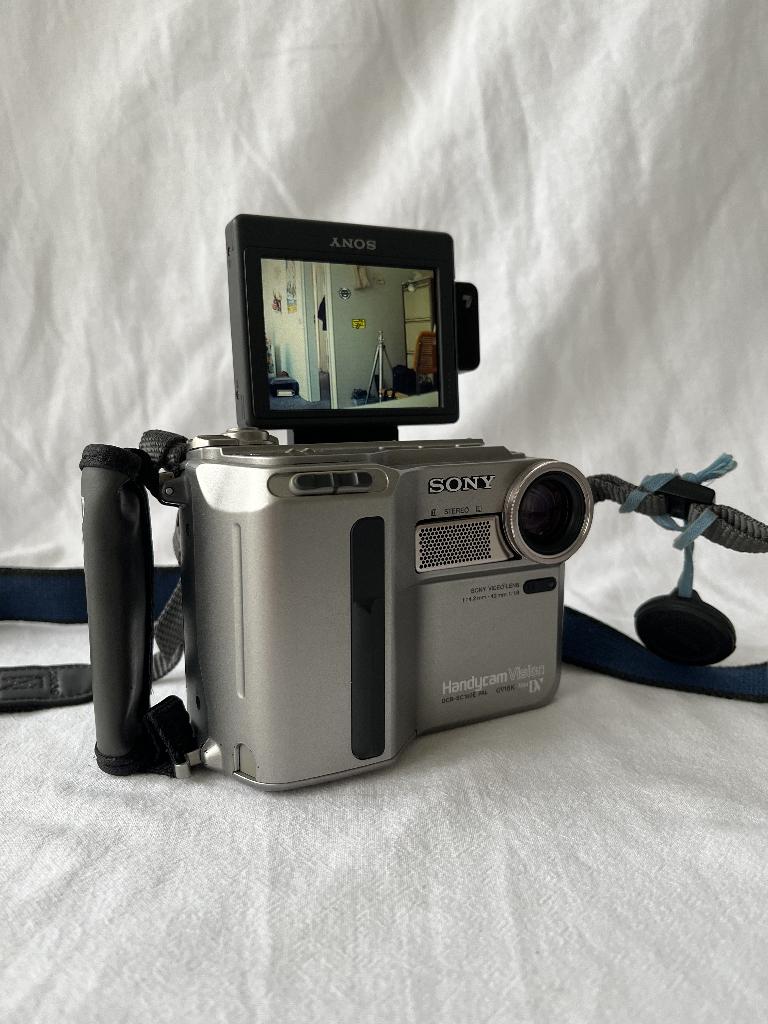 Sony Handycam DCR-SC100E, Audio, Tv en Foto, Videocamera's Analoog, Ophalen of Verzenden, Overige soorten, Camera