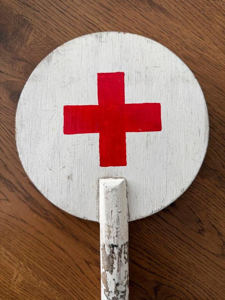 Oud houten bord Rode Kruis, Verzamelen, Overige Verzamelen, Gebruikt, Ophalen of Verzenden