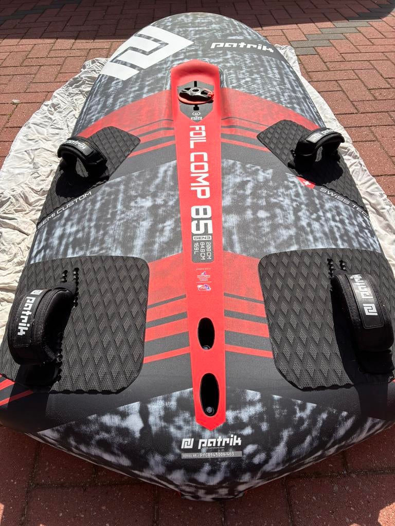 Patrik Diethelm Foilcom Gen3 85, Watersport en Boten, Windsurfen, Ophalen, Minder dan 250 cm, Zo goed als nieuw, Minder dan 5 m²