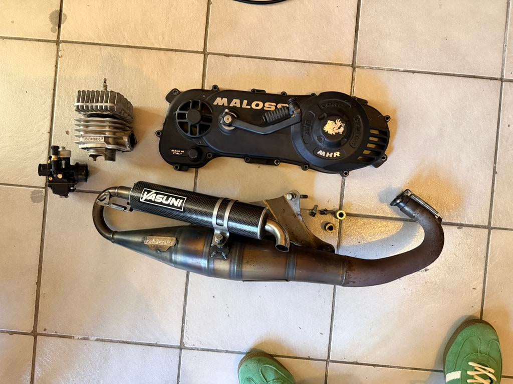 Yasuni c16 malossi carterkap stage 6 mk2 cilinder 21mm, Ophalen of Verzenden, Zo goed als nieuw