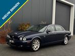 Jaguar XJ 4.2 V8 Executive FULL YOUNGTIMER NAVI SCHUIFDAK LE, Auto's, Automaat, Gebruikt, 8 cilinders, Blauw