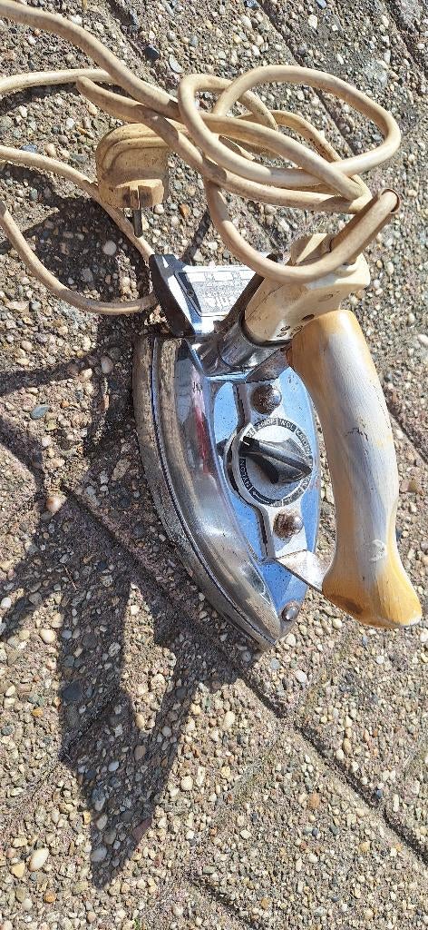 Rowenta vintage strijkijzer, Ophalen of Verzenden, Gebruikt, Strijkijzer met snoer