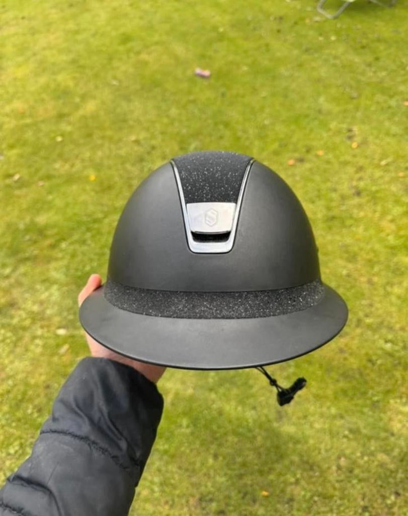 Samshield met Swarovski, Dieren en Toebehoren, Paardrijkleding, Ophalen of Verzenden, Zo goed als nieuw, Dressuur, Cap