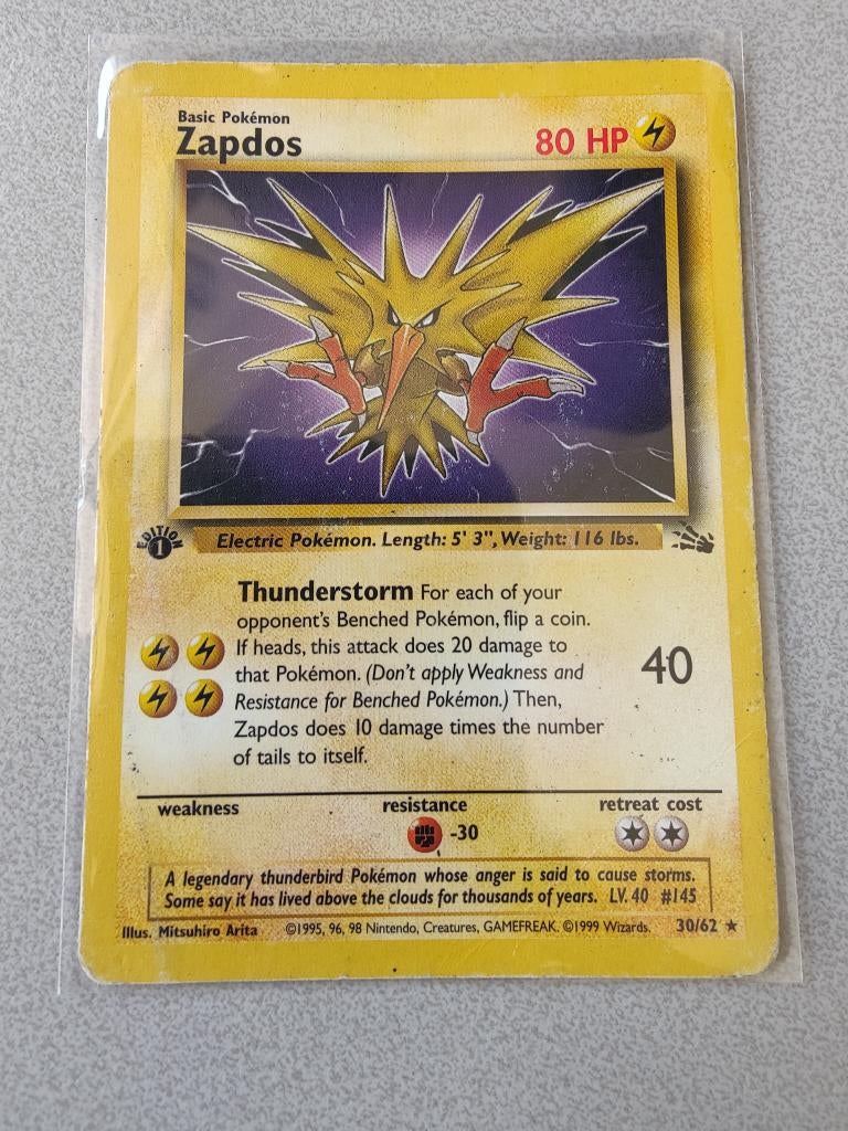 Zapdos 30/62 Fossil First Edition, Hobby en Vrije tijd, Verzamelkaartspellen | Pokémon, Ophalen of Verzenden, Gebruikt, Losse kaart