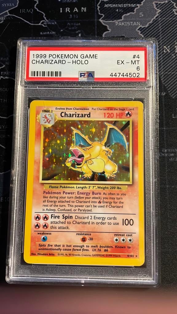 Charizard base set psa 6, Hobby en Vrije tijd, Verzamelkaartspellen | Pokémon, Ophalen of Verzenden, Zo goed als nieuw