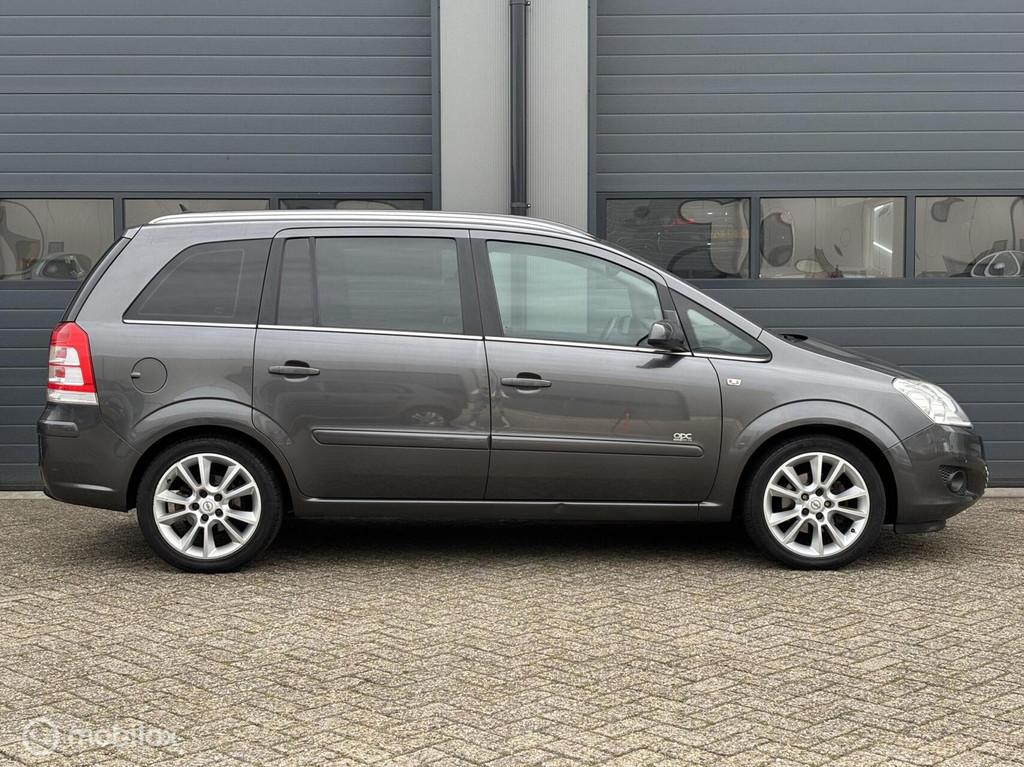 Opel Zafira 1.8 Cosmo 7 Persoons Uitvoering / Pano Dak, Auto's, Opel, 4 cilinders, Electronic Stability Program (ESP), 750 kg