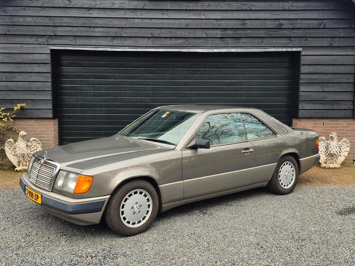Mercedes-Benz 230 CE 1987 Coupé Automaat, Auto's, Mercedes-Benz, Particulier, 200-Serie, ABS, Alarm, Android Auto, Bluetooth, Centrale vergrendeling