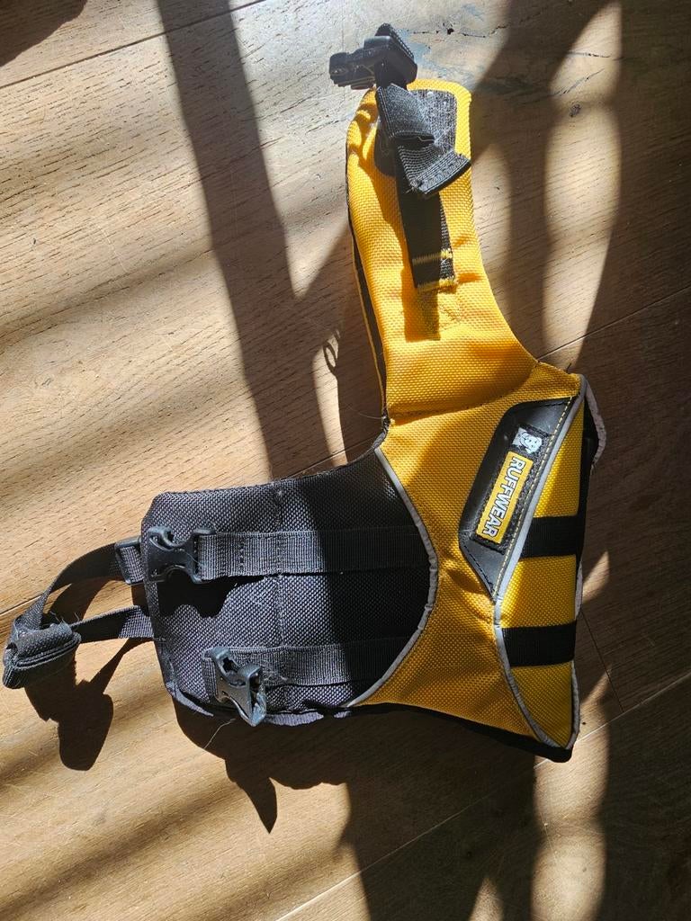 Zwemvest hond, Ophalen