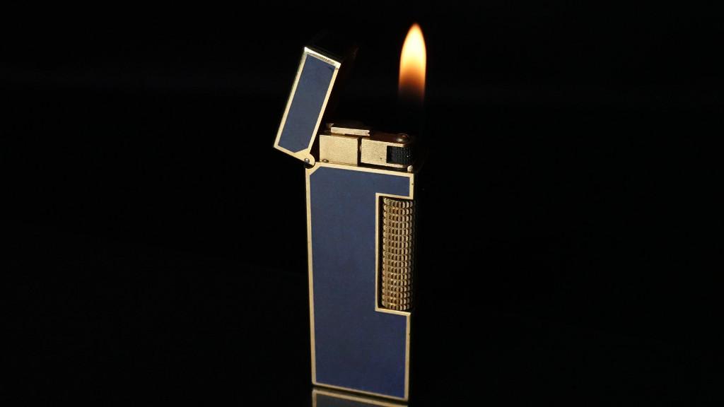 Dunhill Lacquer Pattern Rollagas Aansteker, Verzamelen, Rookartikelen, Aanstekers en Luciferdoosjes, Gebruikt, Aansteker, Ophalen of Verzenden