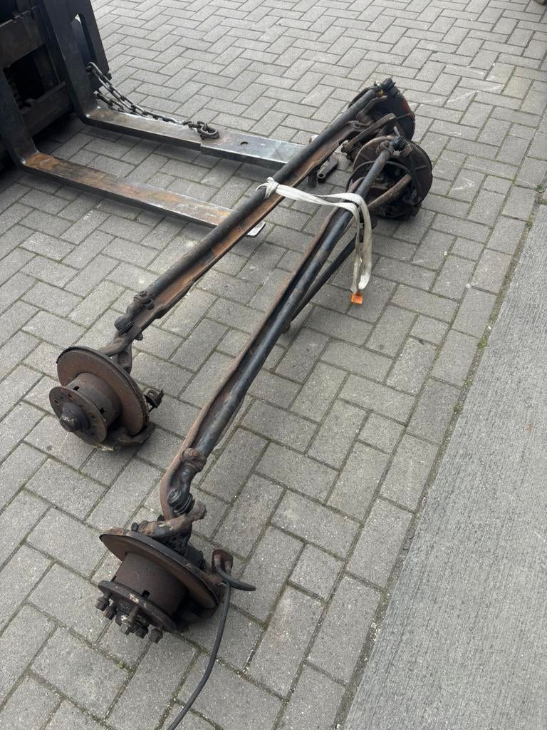 Gezocht mercedes 307D vooras, Auto-onderdelen, Ophalen of Verzenden