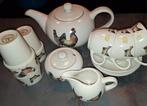 Theeservies met kip en haan decoratie - JET and Company, Gebruikt, Keramiek, Ophalen of Verzenden, Overige stijlen