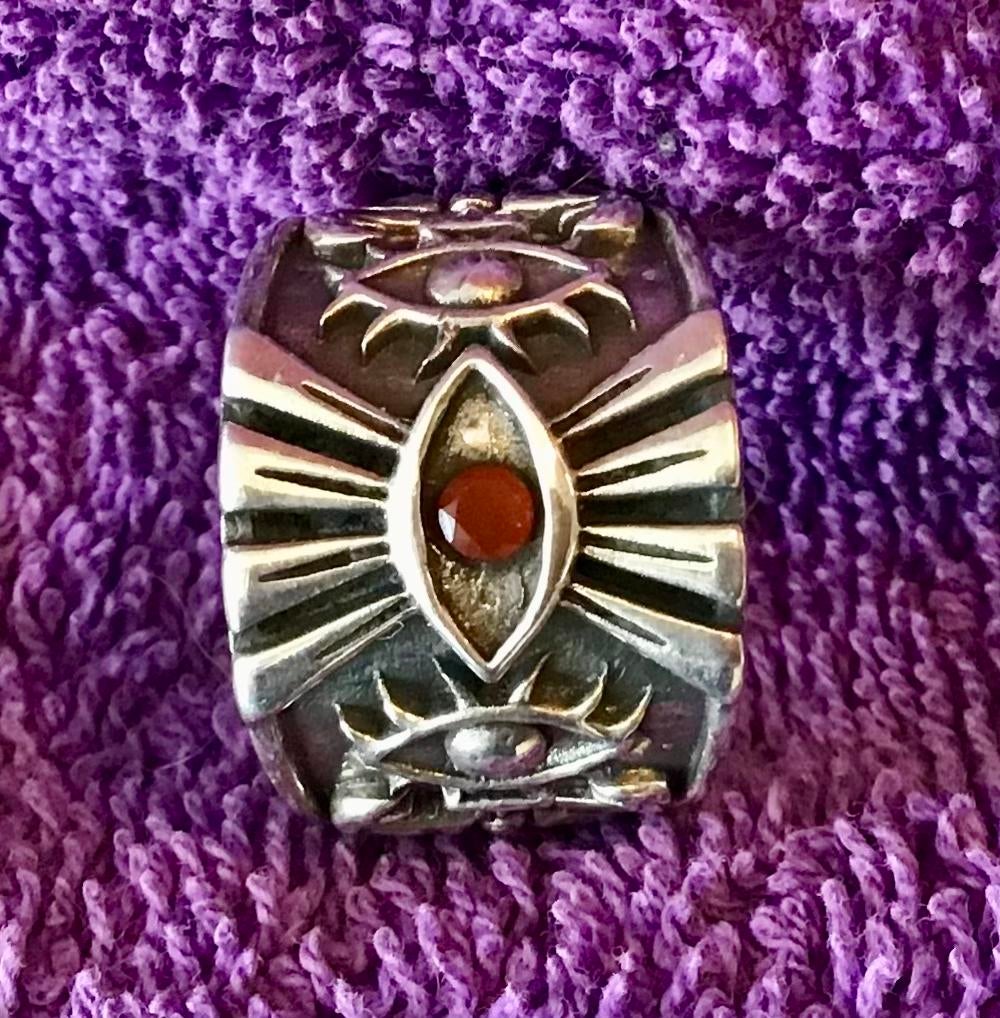 Vintage zilveren ring met echt robijn 'Oog van Horus' design, Ophalen of Verzenden, Zilver, Ring, Met edelsteen