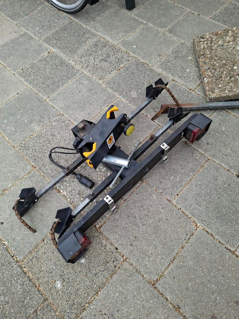 Fietsendrager. HAWK max 40kg. Niet geschikt voor ebikes, Ophalen, Gebruikt, Trekhaakdrager