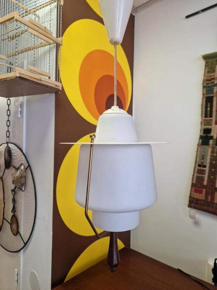 Opaline hanglamp met Scandinavische accenten, Huis en Inrichting, Lampen | Hanglampen, Minder dan 50 cm, Ophalen