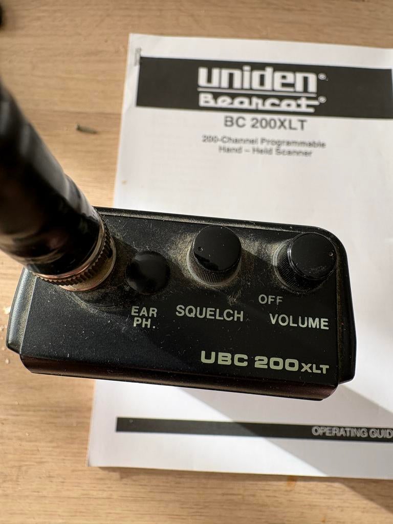 Uniden Bearcat UBC 200XLT Draagbare Scanner, Ophalen of Verzenden, Gebruikt, 200 tot 500 kanalen, Draagbaar