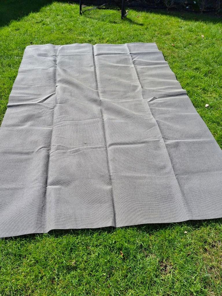 Tenttapijt 190x290 cm - Gebruikt met klein gat, Ophalen
