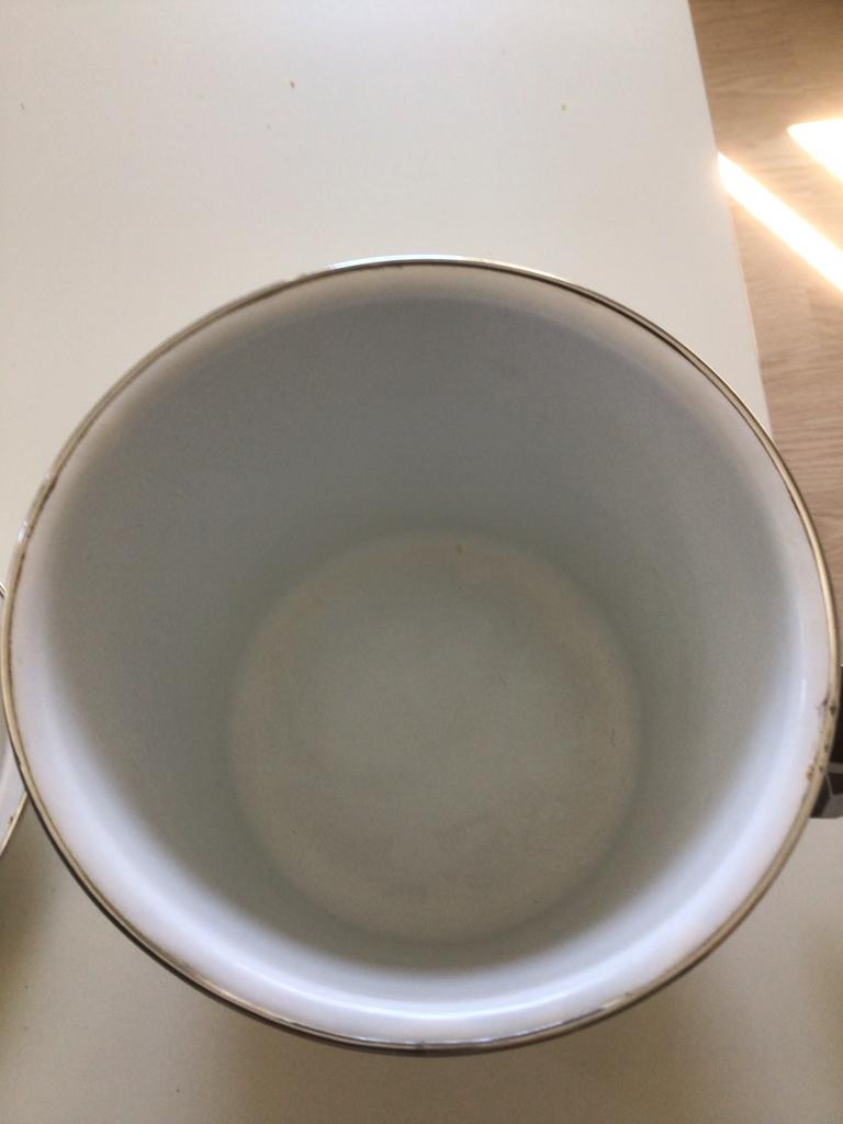 Vintage emaille melkkan, Ophalen