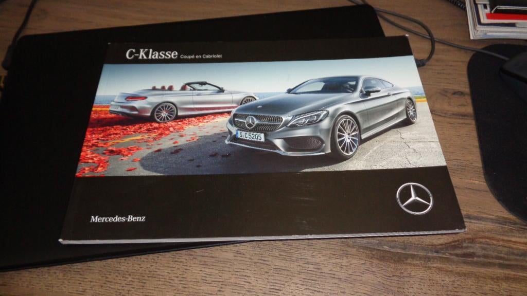 ZEER DIKKE Folder MERCEDES C-Klasse Cabrio-Coupe , 12-2016, Boeken, Auto's | Folders en Tijdschriften, Verzenden, Nieuw, Mercedes