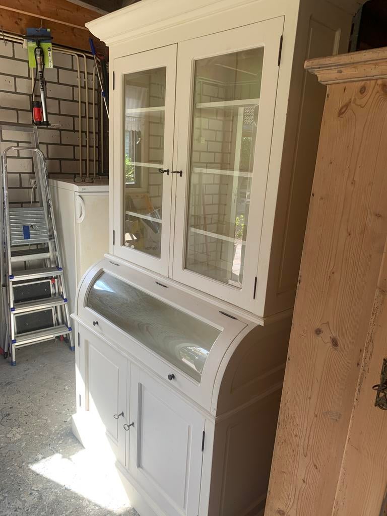 Brocante witte grutterskast, Ophalen