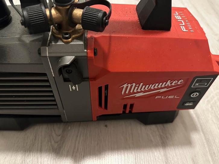 Milwaukee M18 FVP5-0 Accu Vacuumpomp, Doe-het-zelf en Verbouw, Overige Doe-het-zelf en Verbouw, Ophalen of Verzenden