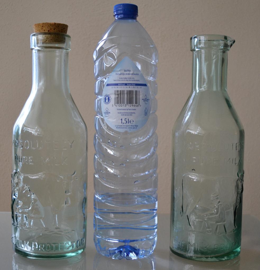 verzameling vintage melkflessen melkfles 12 stuks, Ophalen