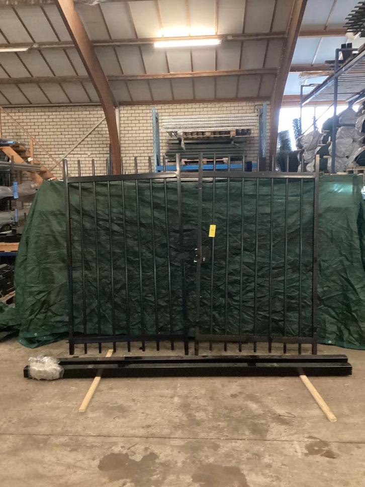 Dubbele Spijlenpoort Zwart, Tuin en Terras, Tuinpoorten, Zo goed als nieuw, Draaipoort, IJzer, 150 tot 200 cm, 200 cm of meer