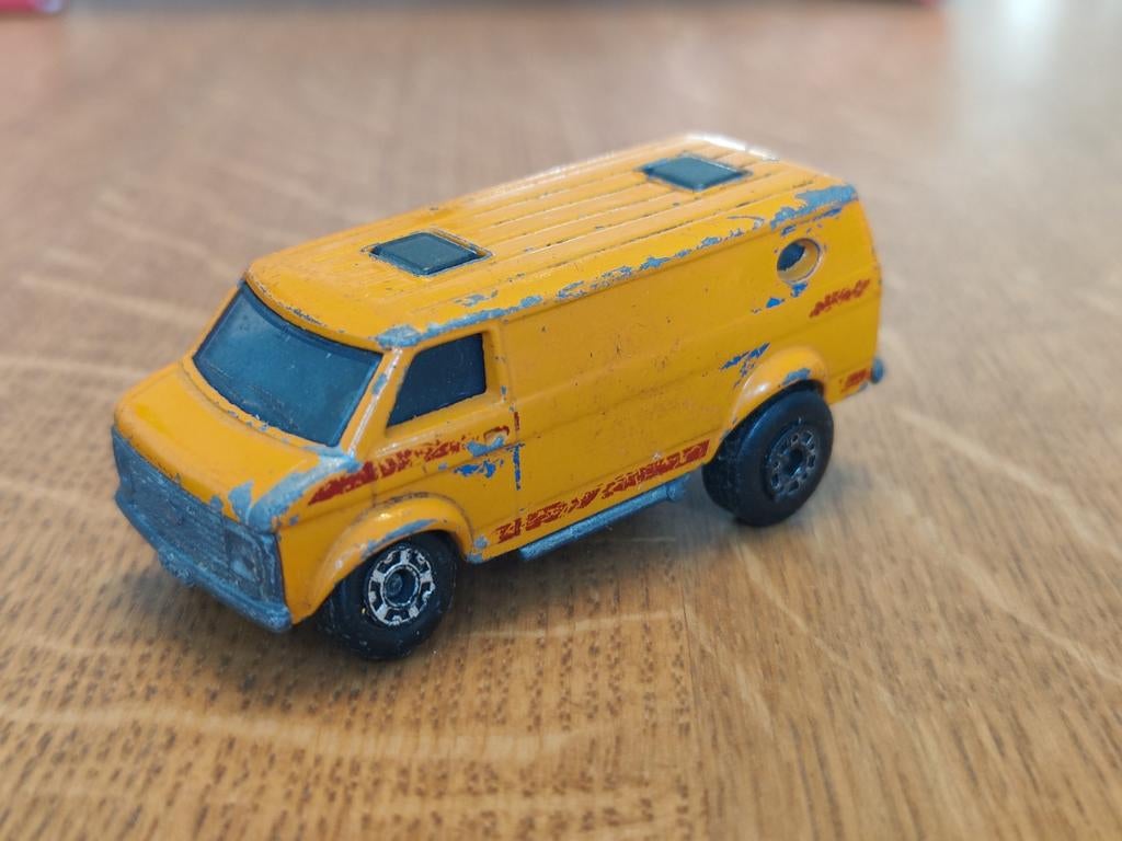 Matchbox Chevy Van ORANJE, Ophalen of Verzenden