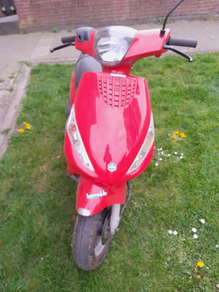 Piaggio Zip 4 takt geel kenteken, Fietsen en Brommers, Scooters | Piaggio, Ophalen, Gebruikt, Maximaal 45 km/u, Zip