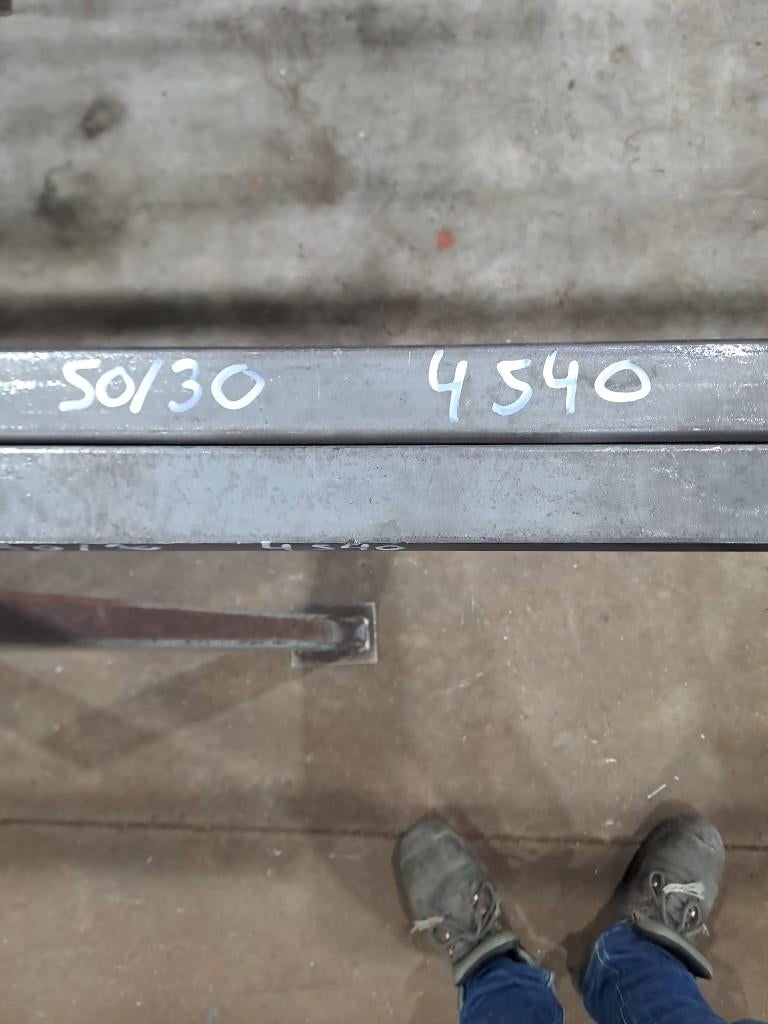 Kraanrail 50x30 lengte 4540mm, 2 stuks, Doe-het-zelf en Verbouw, Metalen, Ophalen, Zo goed als nieuw