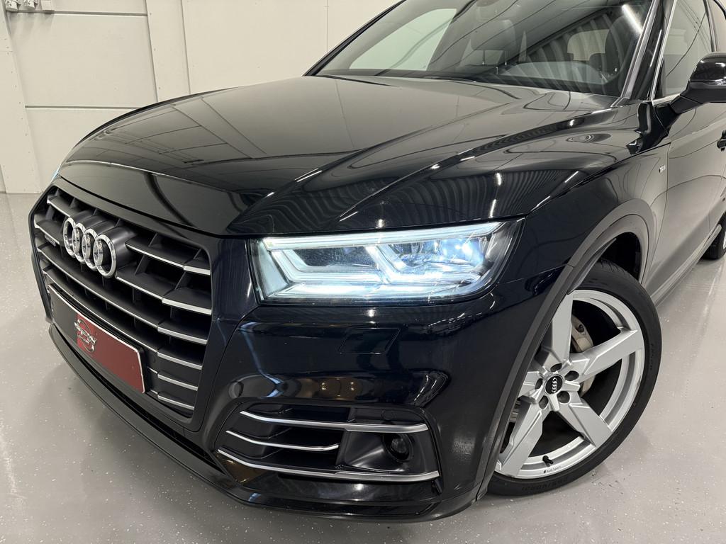 Audi Q5 55 TFSI e quattro Competition PANO/LUCHTVERING/TREKH, Auto's, Audi, Automaat, 2005 kg, 4 cilinders, Zwart