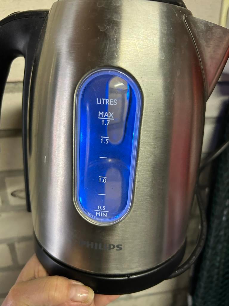 Philips Waterkoker RVS - 1.7 Liter, 1 tot 2 liter, Ophalen, Zo goed als nieuw