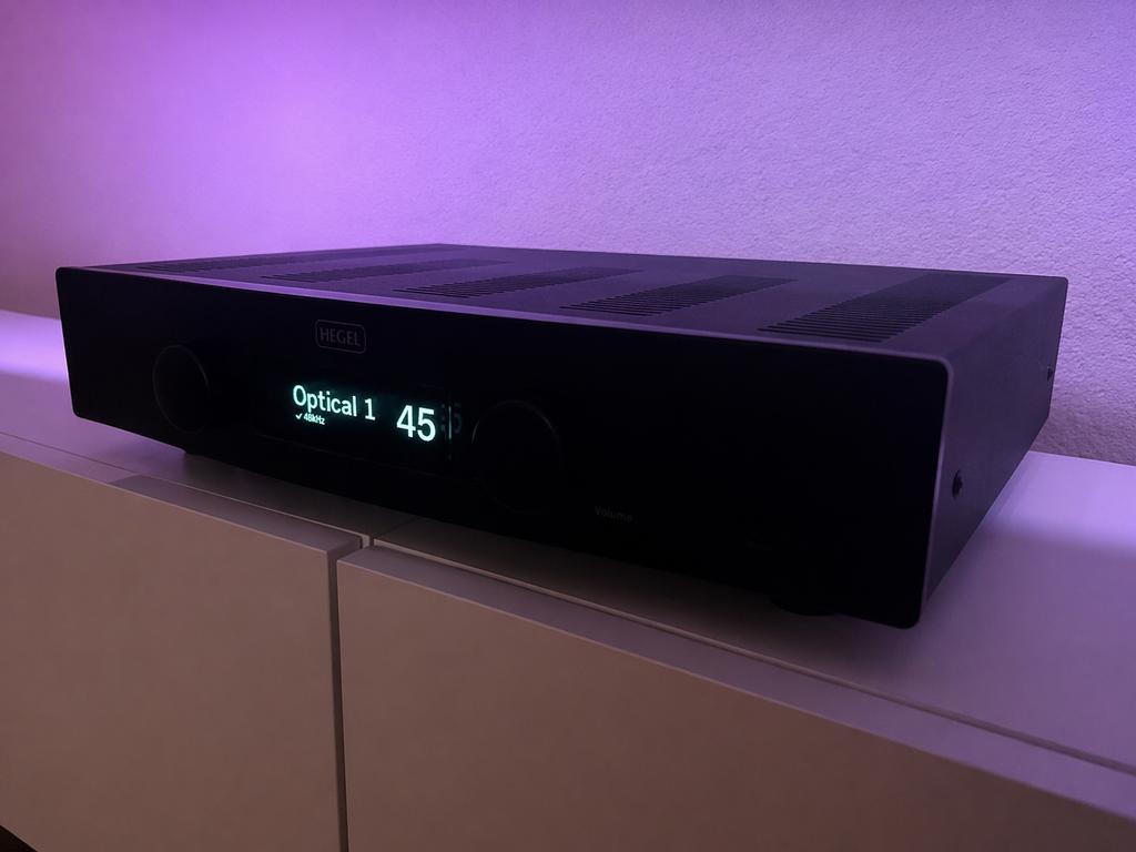 Hegel H95, Audio, Tv en Foto, Versterkers en Receivers, Ophalen, Zo goed als nieuw, 120 watt of meer, Overige merken