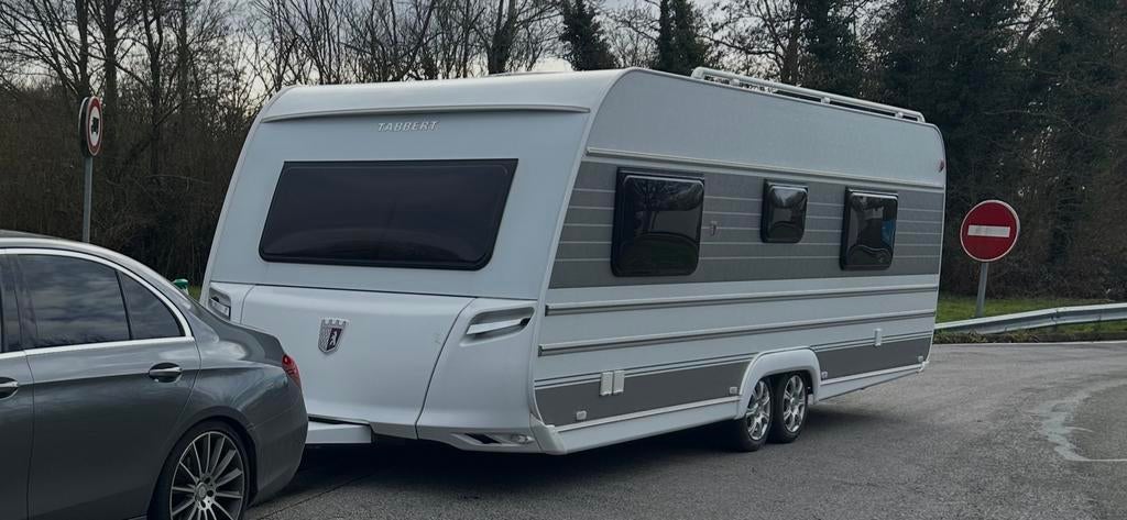 VERKOCHT, Vast bed, Rondzit, Tabbert, Tv-antenne