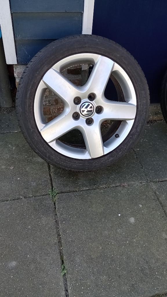 Velgen en (zomer) banden 225/45 R17, o.a. voor VW Touran, Auto-onderdelen, Ophalen, Gebruikt, Banden en Velgen, 17 inch
