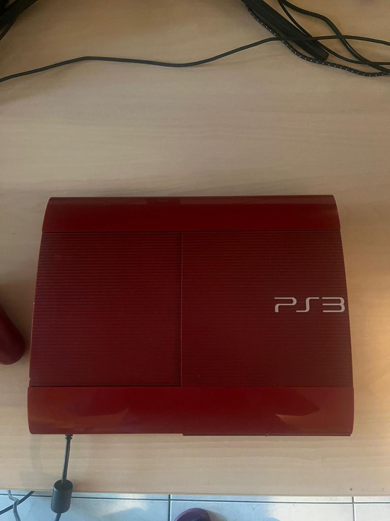 Playstation 3 super slim rood, Ophalen of Verzenden, Zo goed als nieuw, 500 GB, Met 1 controller