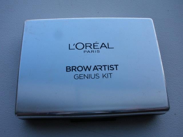 L'OREAL wenkbrauw poeder bruin, Ophalen of Verzenden, Nieuw, Bruin, Gehele gezicht