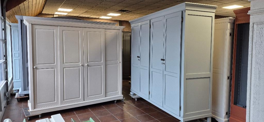 Brocante Linnenkasten, kledingkasten slaapkamerkasten, Huis en Inrichting, Kasten | Overige, Ophalen of Verzenden, Zo goed als nieuw