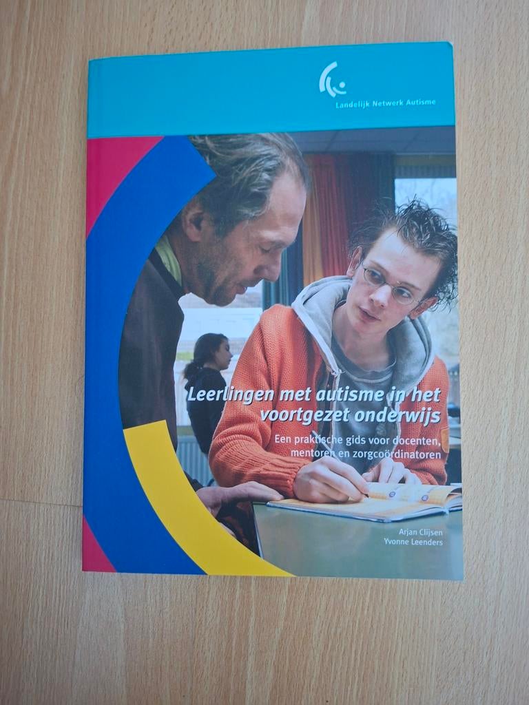 Leerlingen met autisme in het voortgezet onderwijs., Ophalen of Verzenden, Zo goed als nieuw