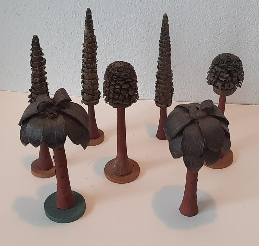 Antieke Vroege  Ertsgebergte Bomen, Verzenden