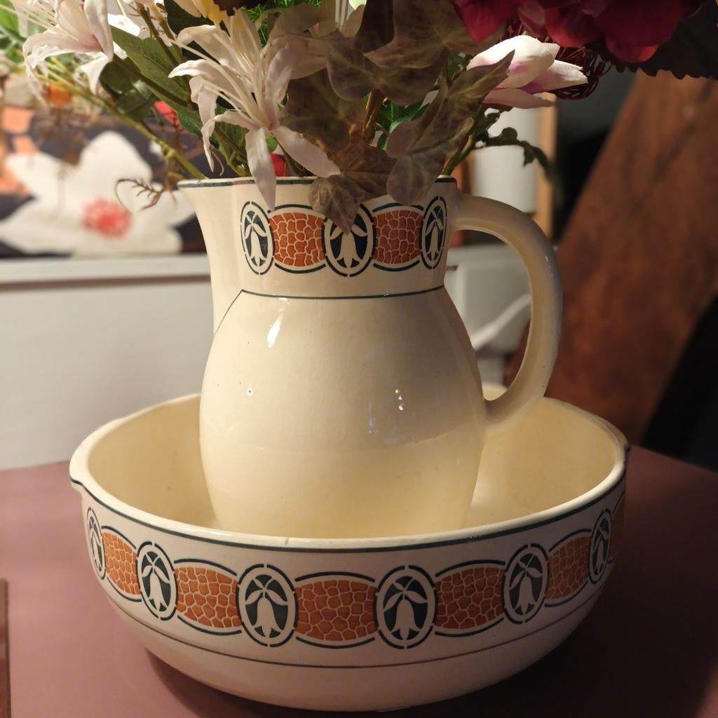 Vintage Lampetset: Kan en Kom in Zeer Goede Staat, Antiek en Kunst, Antiek | Keramiek en Aardewerk, Ophalen