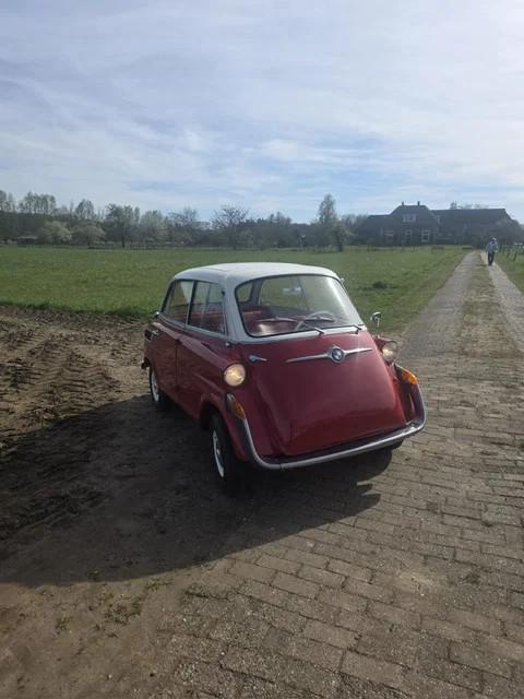 BMW 600 600 (bj 1958), Auto's, Oldtimers, Overige carrosserieën, 4 stoelen, Bedrijf, Radio