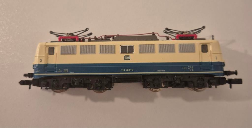 Fleischmann N E-loc 110 283-9 DB, crème/blauw, wisselstroom, Verzenden, Fleischmann, Zo goed als nieuw, Gelijkstroom