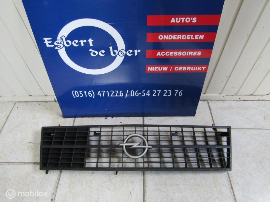 Grill opel kadett d en ook veel onderdelen op voorraad, Gebruikt, Opel, Ophalen of Verzenden, Opel
