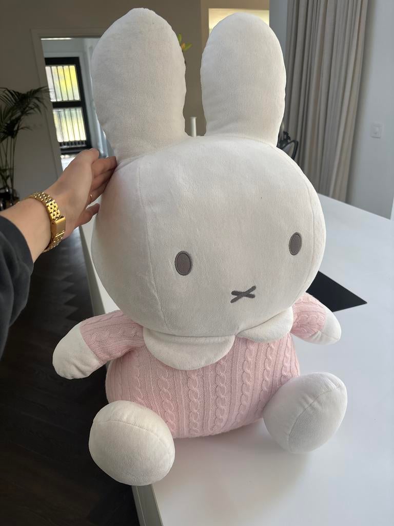 Grote Nijntje knuffel met roze gebreide trui, Ophalen, Overige merken, Konijn, Nijntje