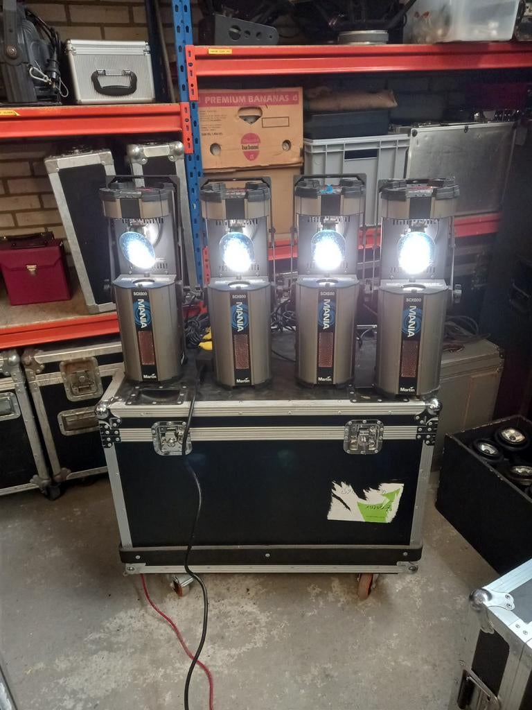 Te koop 4x Martin mania scx600, Ophalen, Licht