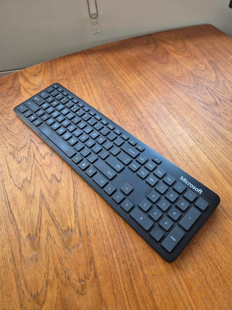 Microsoft Bluetooth toetsenbord (numeriek), Ophalen of Verzenden, Zo goed als nieuw, Draadloos, Qwerty